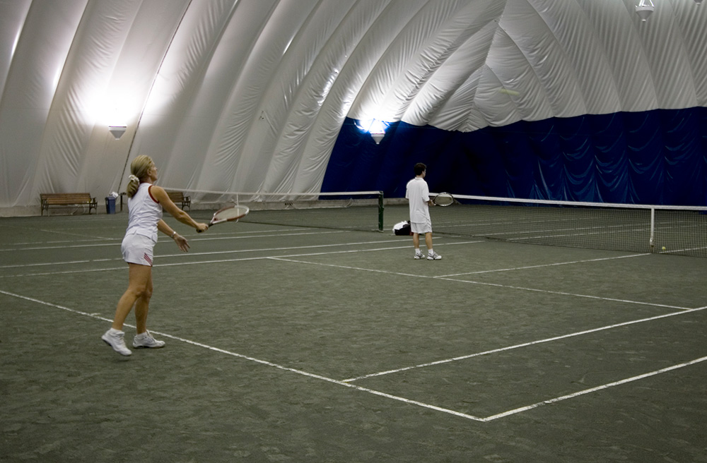Guests of a member are welcome to use our summer tennis facilities, our state-of-the-art winter tennis bubble and our international tennis courts.